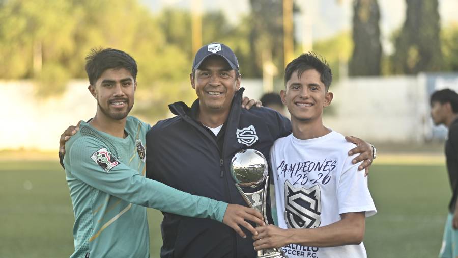 Saltillo Soccer levantó el título de la Liga TDP en una noche que reunió futbol, identidad y una afición entregada en el Estadio Olímpico.