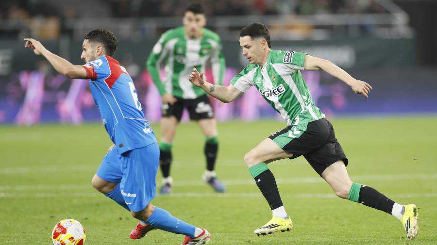 Obed Vargas y Álvaro Fidalgo tuvieron actividad en el triunfo 5-0 del Atlético de Madrid ante el Real Betis en los Cuartos de Final de la Copa del Rey.