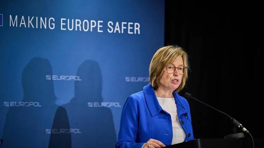 La directora ejecutiva de Europol, Catherine De Bolle, resaltó que la “Operación Alice” demuestra que “no hay lugar donde esconderse para los delincuentes”.