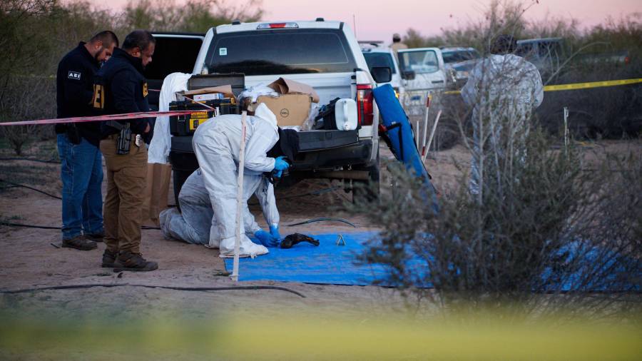 La fiscal general de Baja California, Ma. Elena Andrade Ramírez, dio a conocer los avances de las investigaciones sobre las fosas localizadas en la colonia Miguel Alemán durante una conferencia encabezada por la gobernadora Marina del Pilar Ávila Olmeda
