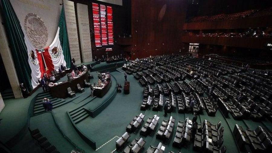 Polevnsky, Moreira y hasta de La Luz del Mundo llegan a San Lázaro gracias a las ‘pluris’