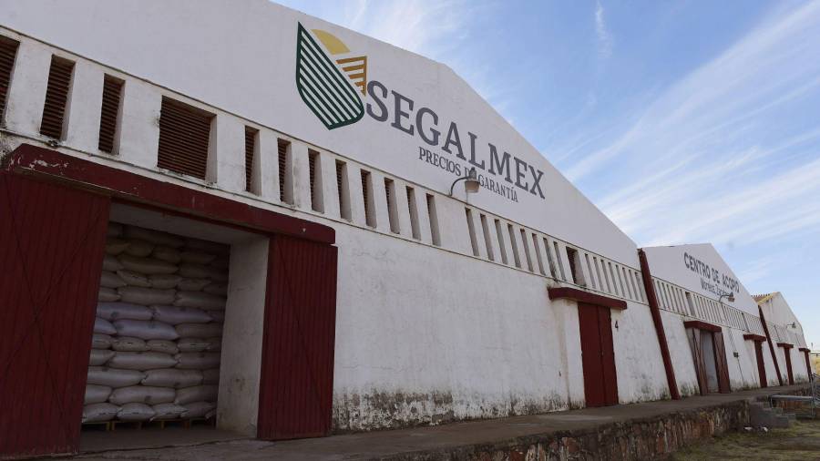 Las inhabilitaciones administrativas resultan castigos menores frente a desfalcos multimillonarios, y la falta de plazos para la ASF permite que el tiempo diluya la urgencia de los expedientes.