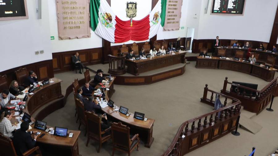 La iniciativa presentada por la diputada Beatriz Fraustro propone adicionar un nuevo capítulo al Código Penal para sancionar a quienes obliguen a personas menores de 18 años a unirse informalmente y convivir en condiciones equiparables a un matrimonio.