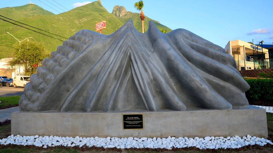 Develan obra inspirada en el Cerro de la Silla en el municipio de Guadalupe, Nuevo León
