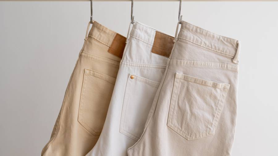 En 2026, la moda privilegia colores que envejecen bien y funcionan a largo plazo.