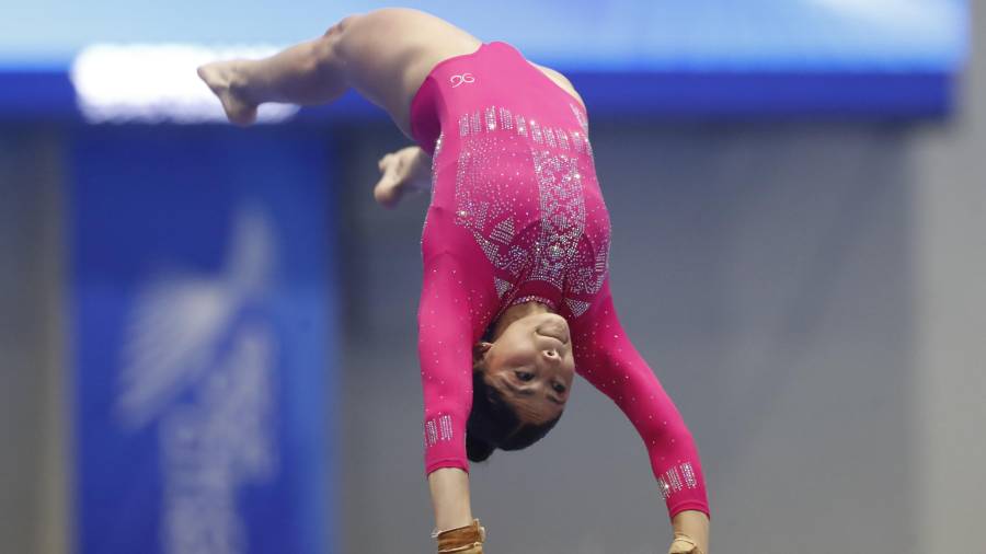 Victoria Mata firmó una jornada brillante al conquistar el oro en barras asimétricas y la plata en salto femenil.