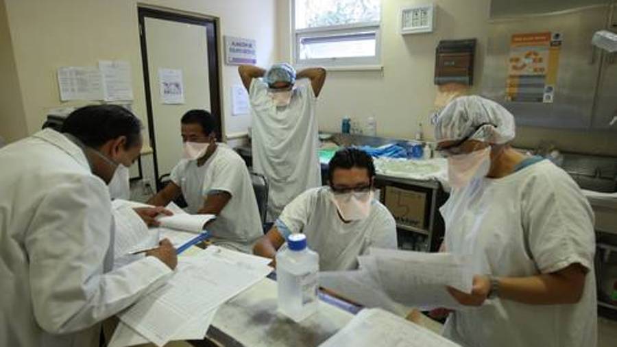 Alumnos de medicina, de los que más se suicidan en México