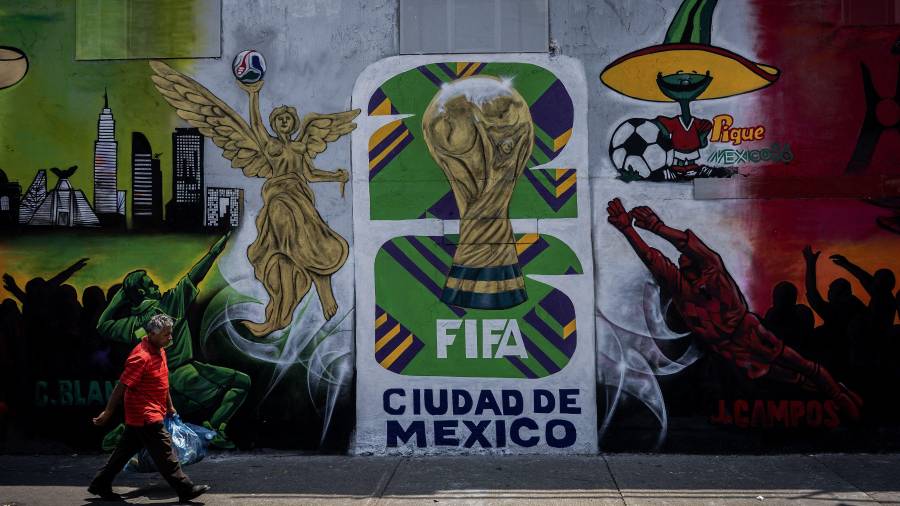 Aficionados del Tri buscan boletos para los partidos de México en el Mundial 2026, en medio de los elevados precios y la alta demanda.