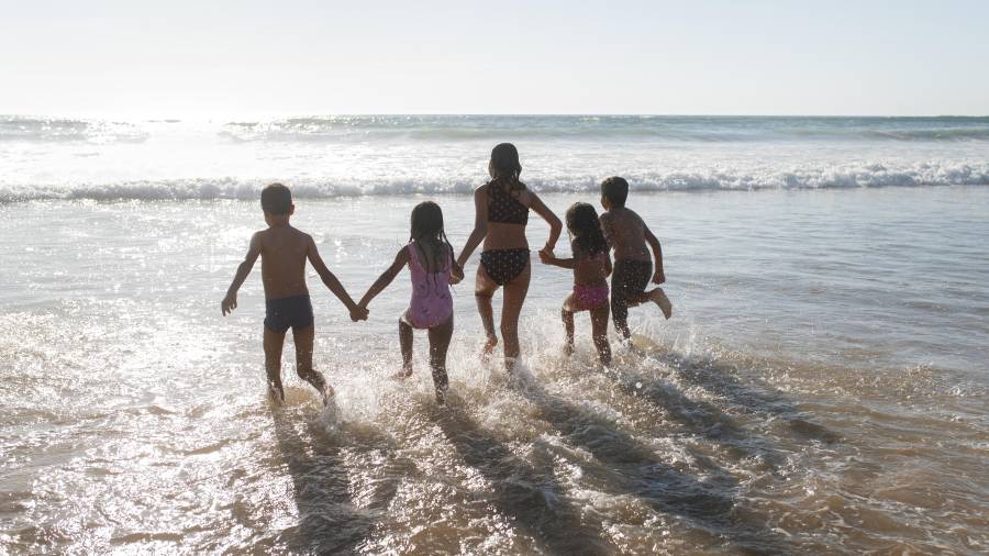 Las vacaciones de Semana Santa 2026 están cada vez más cerca y miles de familias ya comienzan a organizar planes.