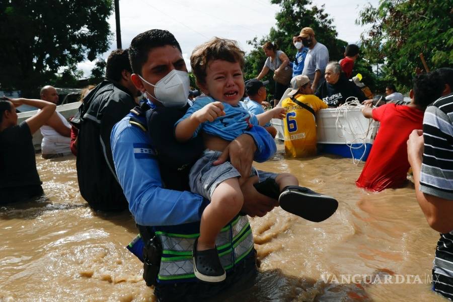 $!Honduras bajo el agua tras el paso del huracán Eta (foto)