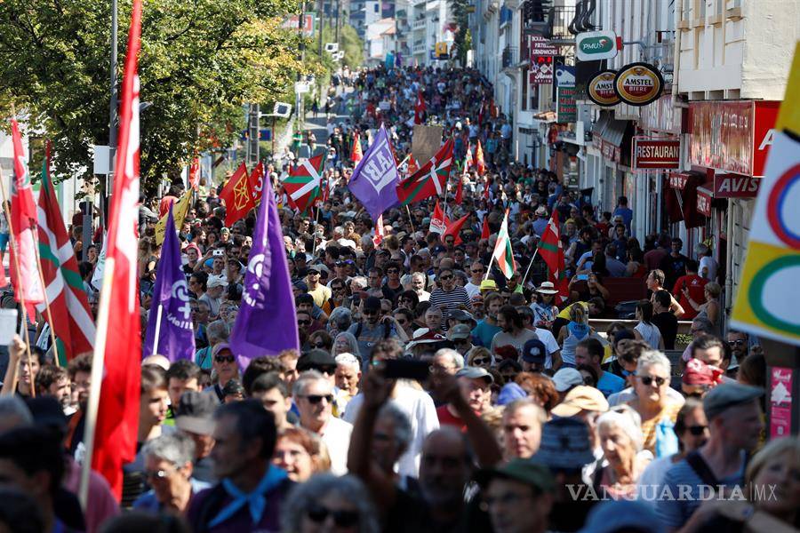 $!Miles de personas protestan contra la cumbre del G7 (fotogalería)