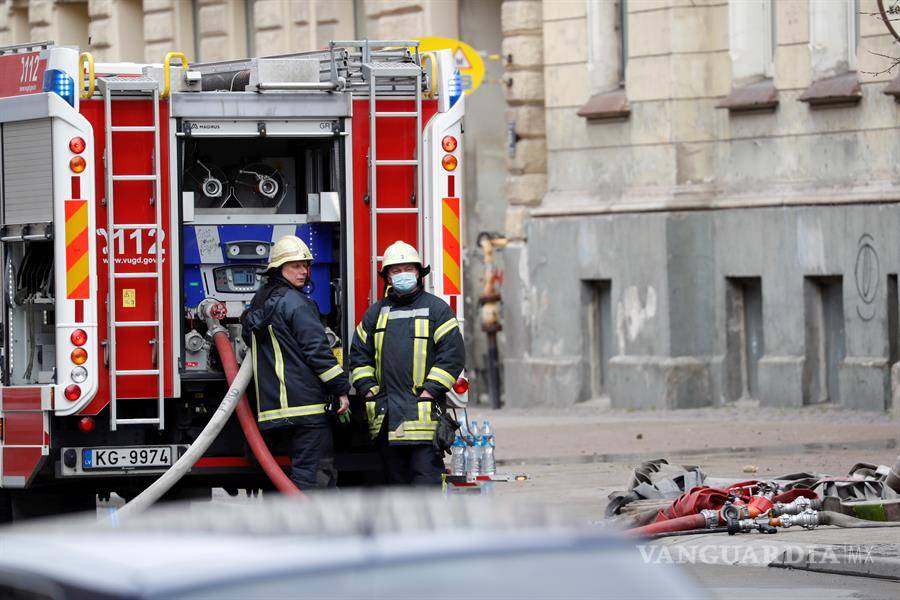 $!Incendio en un hostal en Letonia deja ocho muertos