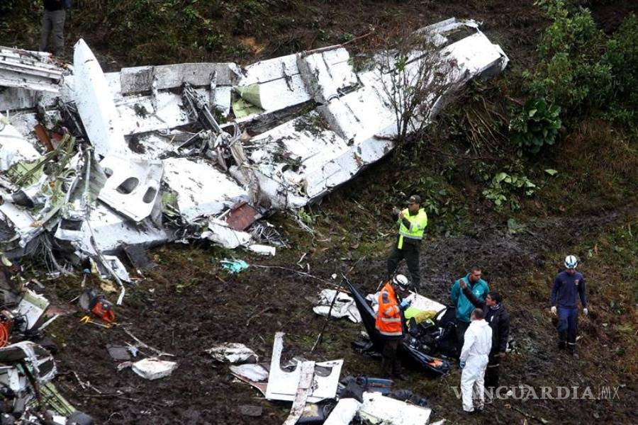 $!Jugadores de Chapecoense que no viajaron se juntan a esperar noticias