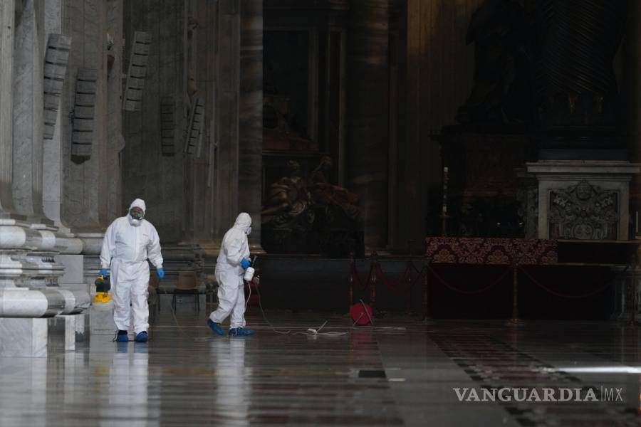 $!Basílica San Pedro es sometida a una inédita desinfección para su reapertura