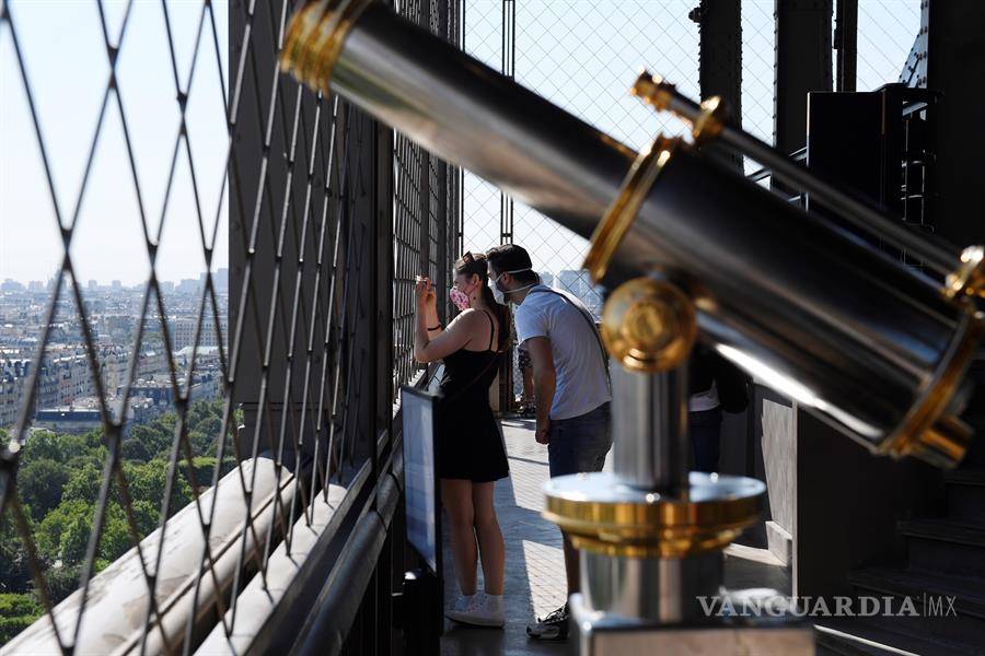 $!Tras estar cerrada tres meses por la pandemia del coronavirus en Francia la Torre Eiffel vuelve a recibir turistas