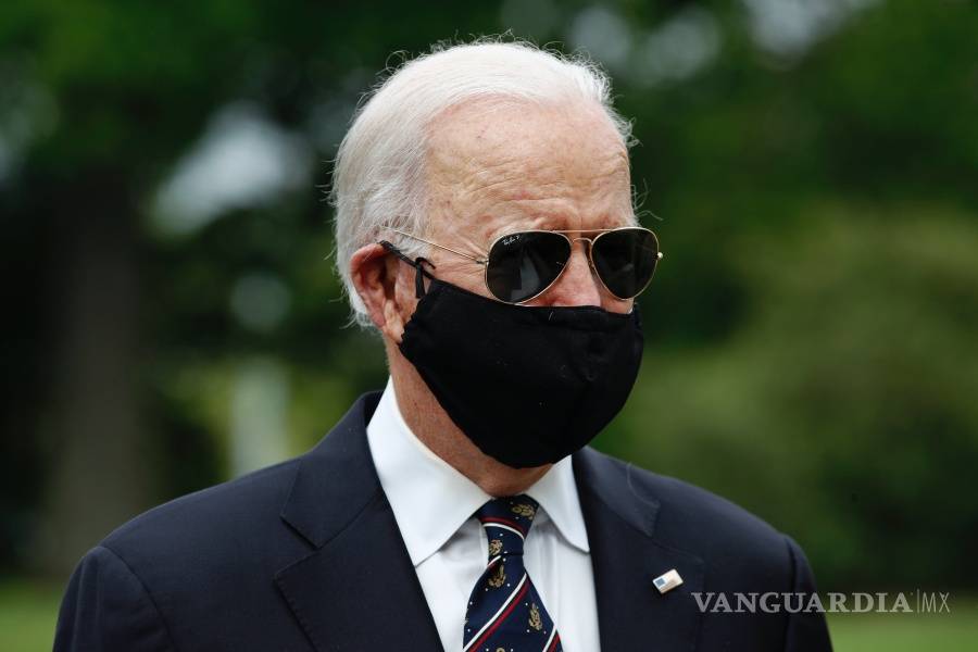 $!Joe Biden sale de su confinamiento y se deja ver en público por primera vez en más de 2 meses