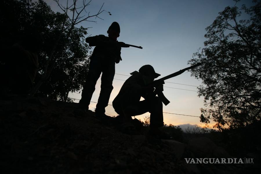 $!Niños con armas, imágenes de un México olvidado