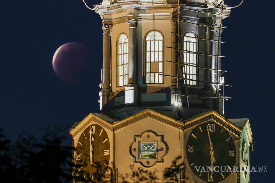 $!Imágenes de la asombrosa Superluna de sangre que coincide con un eclipse lunar