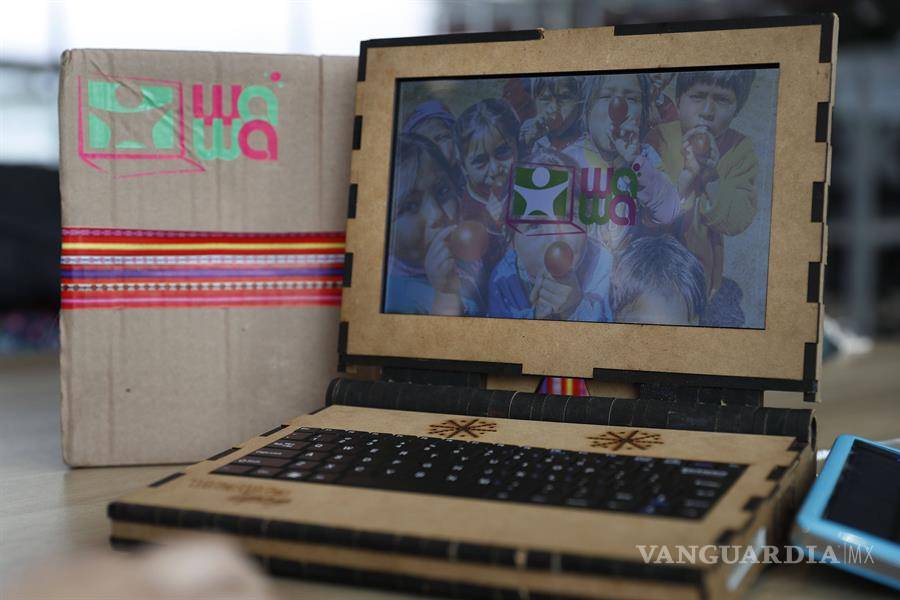 $!Wawalaptop, una laptop ecológica hecha de madera que dura 10 años