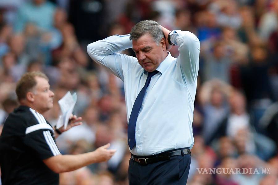 Padece la selección inglesa una crisis sin fin