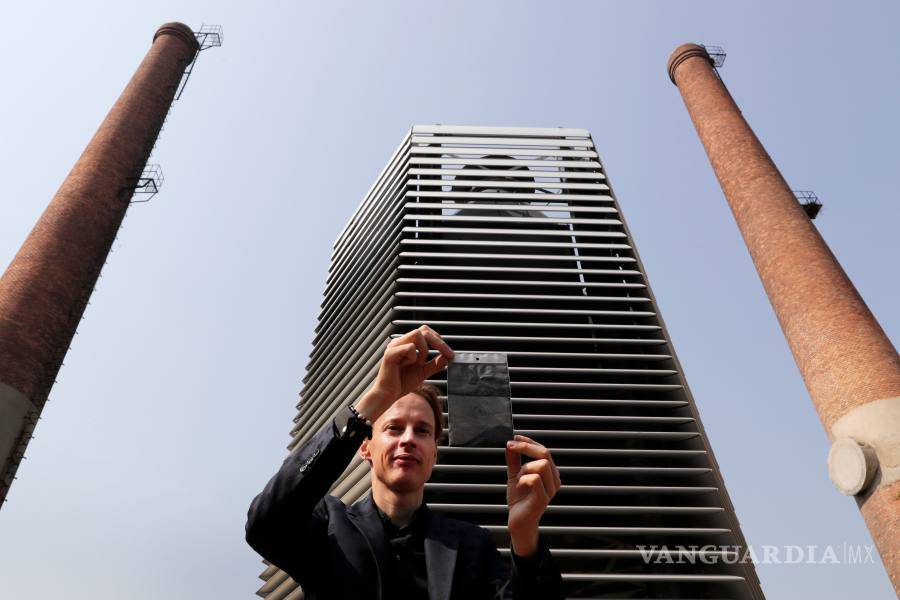 $!"Smog Free Tower" purifica el aire en China