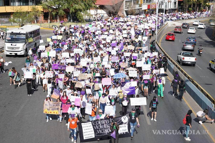 8M: Entre el dolor y la rabia con el grito de “Ni una más” miles de mujeres toman las calles en México (fotos)