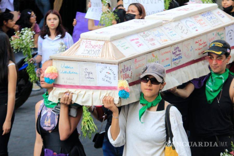 8M: Entre el dolor y la rabia con el grito de “Ni una más” miles de mujeres toman las calles en México (fotos)