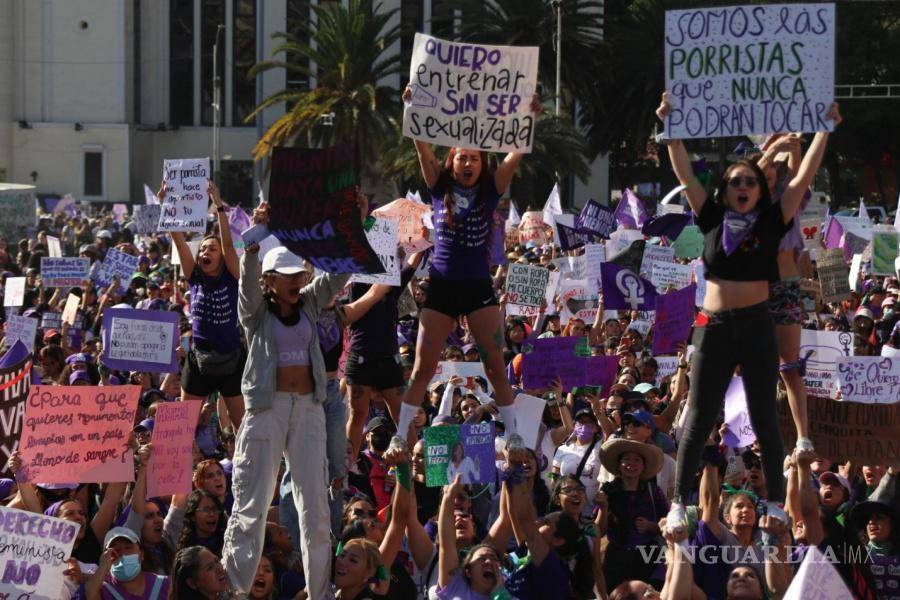 8M: Entre el dolor y la rabia con el grito de “Ni una más” miles de mujeres toman las calles en México (fotos)
