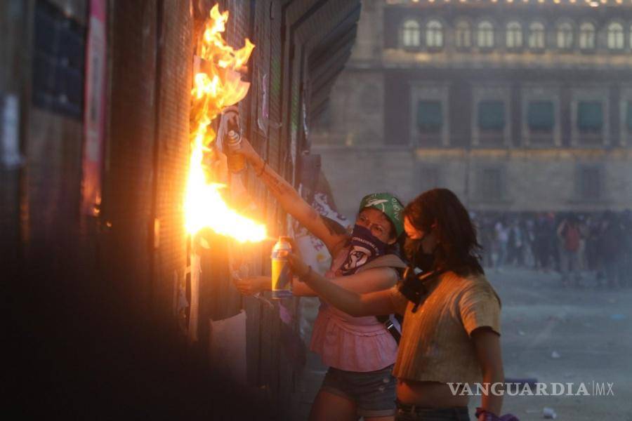 8M: Entre el dolor y la rabia con el grito de “Ni una más” miles de mujeres toman las calles en México (fotos)