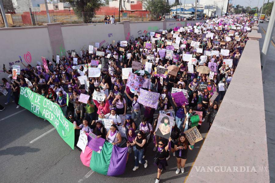 8M: Entre el dolor y la rabia con el grito de “Ni una más” miles de mujeres toman las calles en México (fotos)