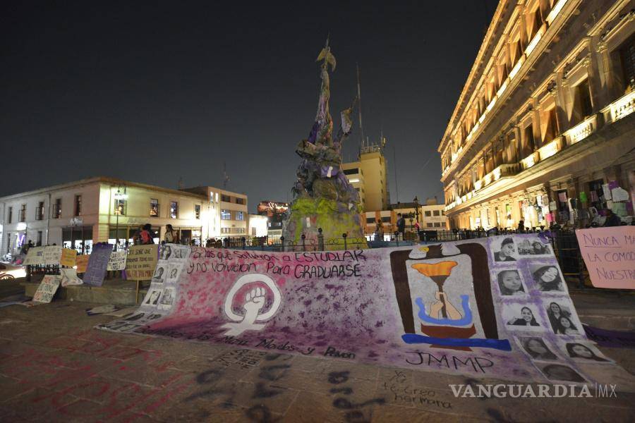 8M: Entre el dolor y la rabia con el grito de “Ni una más” miles de mujeres toman las calles en México (fotos)