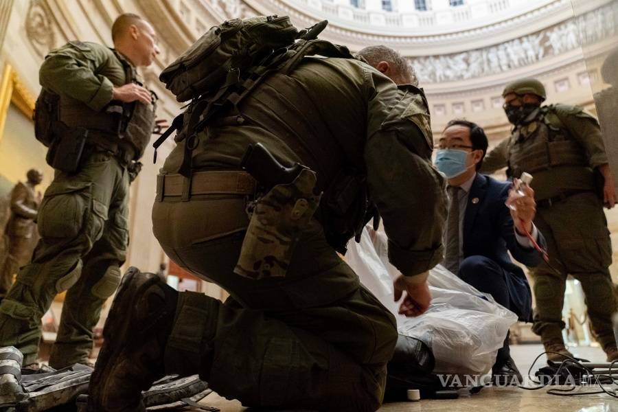 $!Asalto al Capitolio, un día histórico y lamentable que golpea la democracia en EU (fotos)