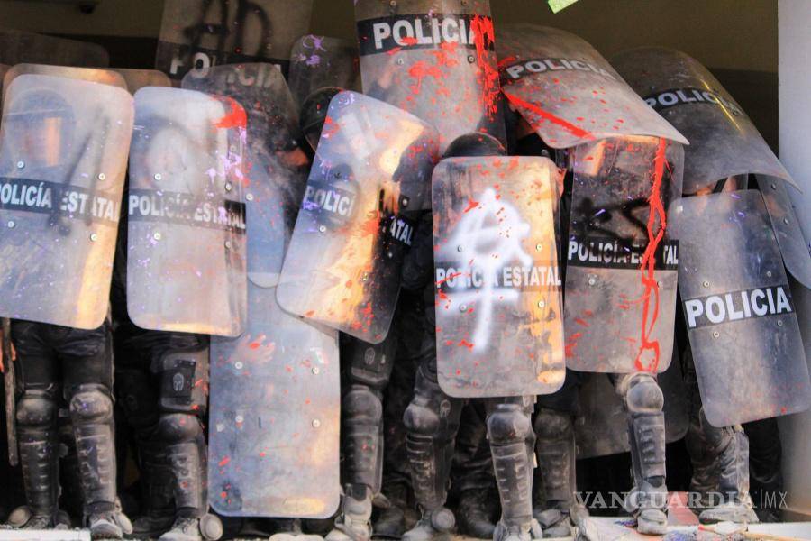 8M: Entre el dolor y la rabia con el grito de “Ni una más” miles de mujeres toman las calles en México (fotos)