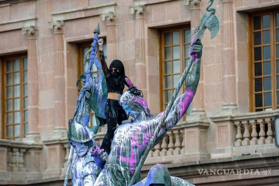 8M: Entre el dolor y la rabia con el grito de “Ni una más” miles de mujeres toman las calles en México (fotos)