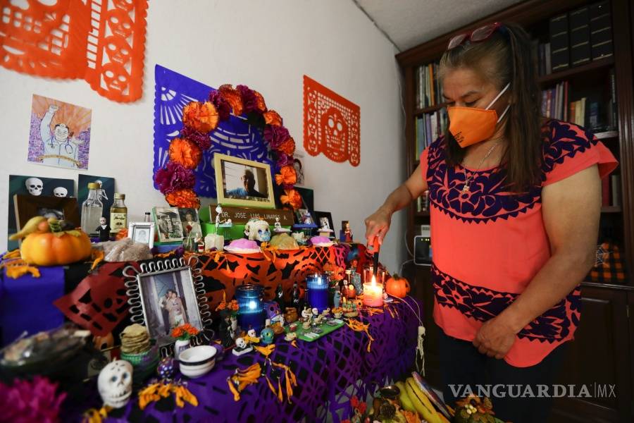 $!Con altares del Día de Muertos recuerdan a los médicos fallecidos por COVID-19