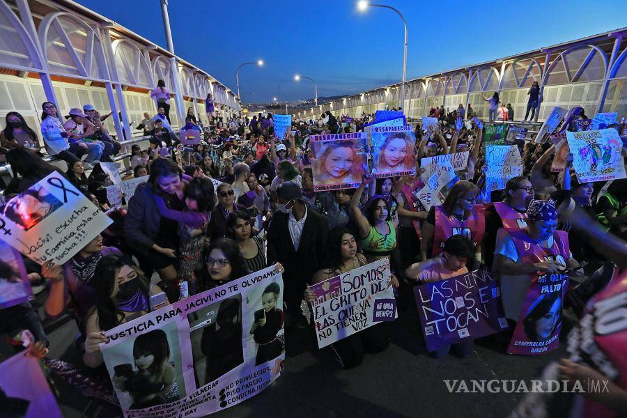 8M: Entre el dolor y la rabia con el grito de “Ni una más” miles de mujeres toman las calles en México (fotos)