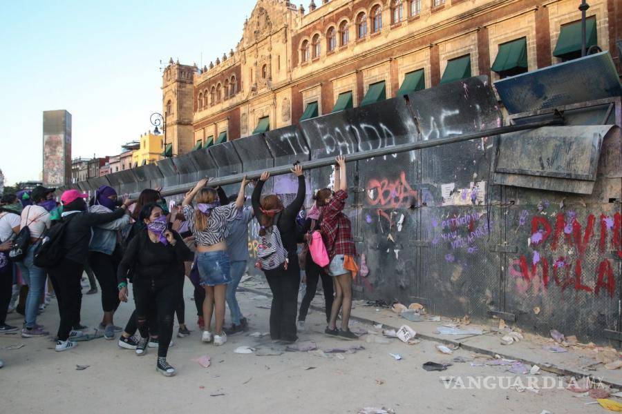 8M: Entre el dolor y la rabia con el grito de “Ni una más” miles de mujeres toman las calles en México (fotos)