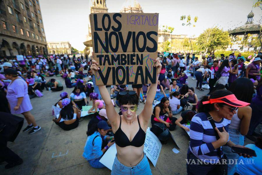 8M: Entre el dolor y la rabia con el grito de “Ni una más” miles de mujeres toman las calles en México (fotos)