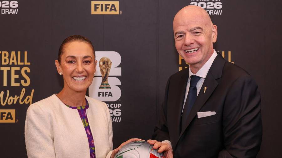 La presidenta Claudia Sheinbaum arribó al Kennedy Center en Washington D.C. para participar en el sorteo del Mundial 2026, acompañada por los gobernadores Pablo Lemus, Samuel García y Clara Brugada.