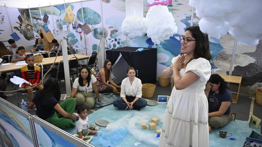 Acercan la poesía a los bebés en la FILC: Porque también los más pequeños merecen disfrutar de la literatura