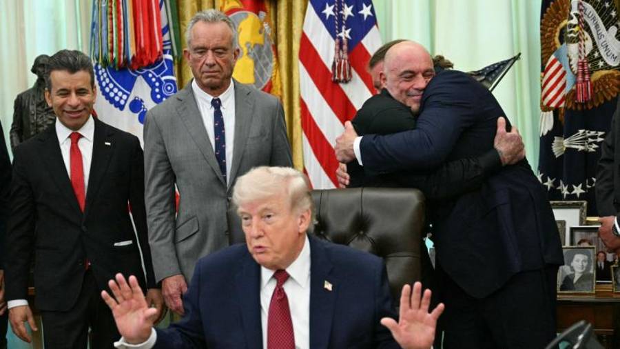 Fue ayer que Donald Trump pospuso el ataque planeado para el martes contra la República Islámica a petición de varios de sus socios del golfo Pérsico