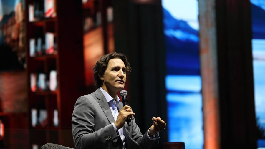 Justin Trudeau llamó a replantear el liderazgo ante la concentración de poder tecnológico y defendió la relación estratégica entre México y Canadá por el T-MEC.