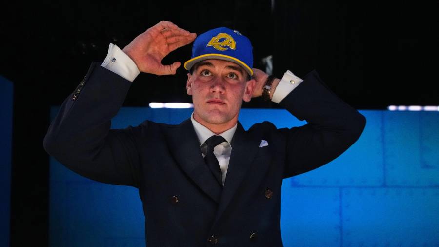 Ty Simpson fue elegido por los Rams de Los Ángeles en la primera ronda del Draft 2026 de la NFL, convirtiéndose en una de las apuestas más importantes para el futuro ofensivo de la franquicia.