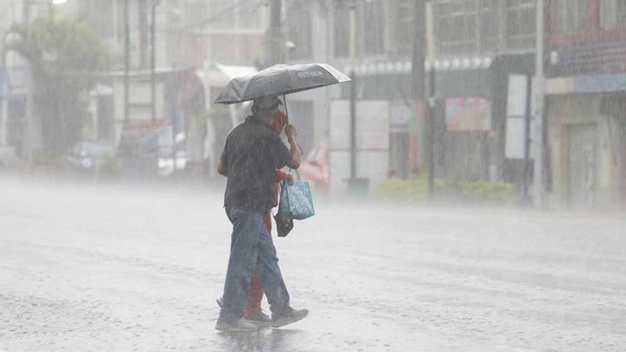 Se esperan fuertes lluvias, temperaturas bajo cero, vientos de hasta 100 km/h y oleaje de más de 3 metros, según el SMN.