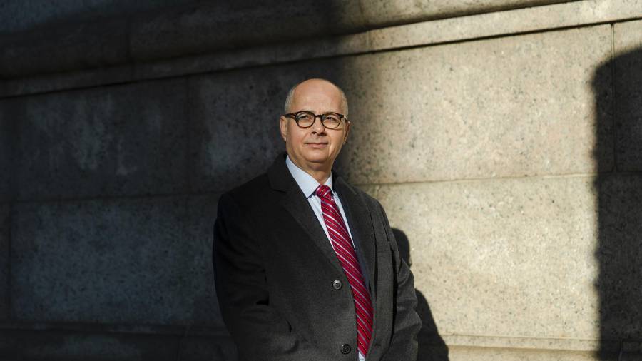 Omar Yaghi, ganador del Premio Nobel de Química, en Boston, el 3 de diciembre de 2025. Mientras tres inmigrantes ganan el Premio Nobel de Ciencias para Estados Unidos este año, los expertos advierten que las medidas drásticas contra la inmigración podrían arruinar la innovación estadounidense.