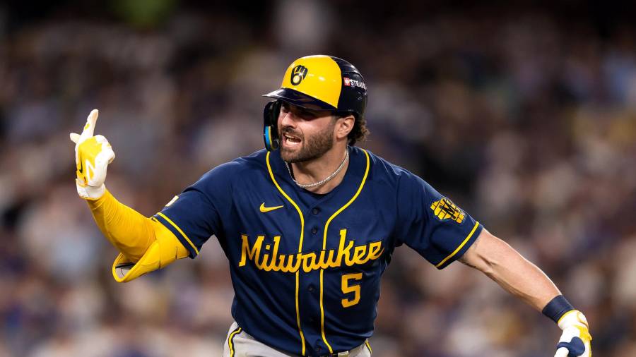 Garrett Mitchell amplió la ventaja de los Brewers con otro cuadrangular en el séptimo episodio, que colocó la pizarra 4-2 ante los Dodgers.