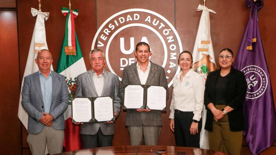 Autoridades de la UAdeC y del Clúster para la Innovación y Competitividad Logística de Coahuila formalizaron un acuerdo de colaboración estratégica.