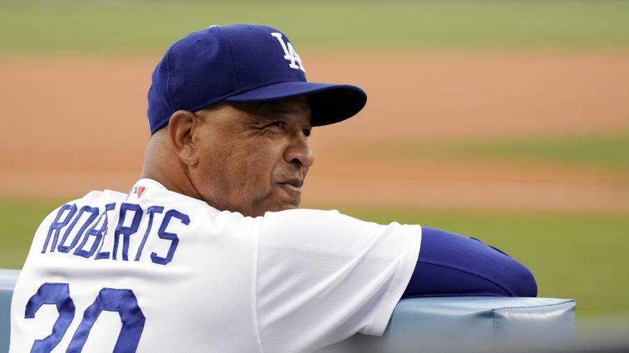 Dave Roberts en apenas el tercer manager en la historia de MLB con seis temporadas de al menos 100 triunfos, junto a los integrantes del Salón de la Fama Bobby Cox y Joe McCarthy.