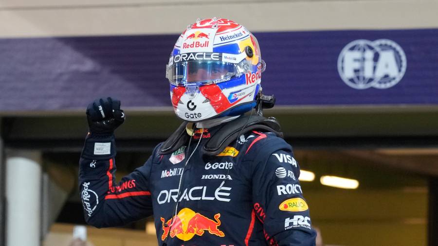 Max Verstappen celebró la pole en Yas Marina antes de la carrera que definirá al campeón de la temporada 2025.