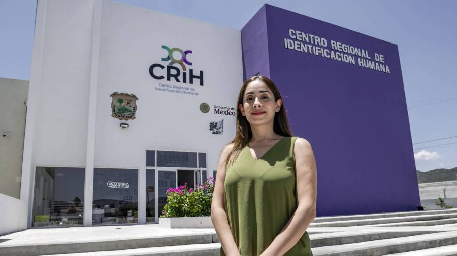 En agosto de 2025, Yezca Garza dejó de ser titular del Cenrro Regional de Identificación Humana, desde entonces el puesto permanece acéfalo.